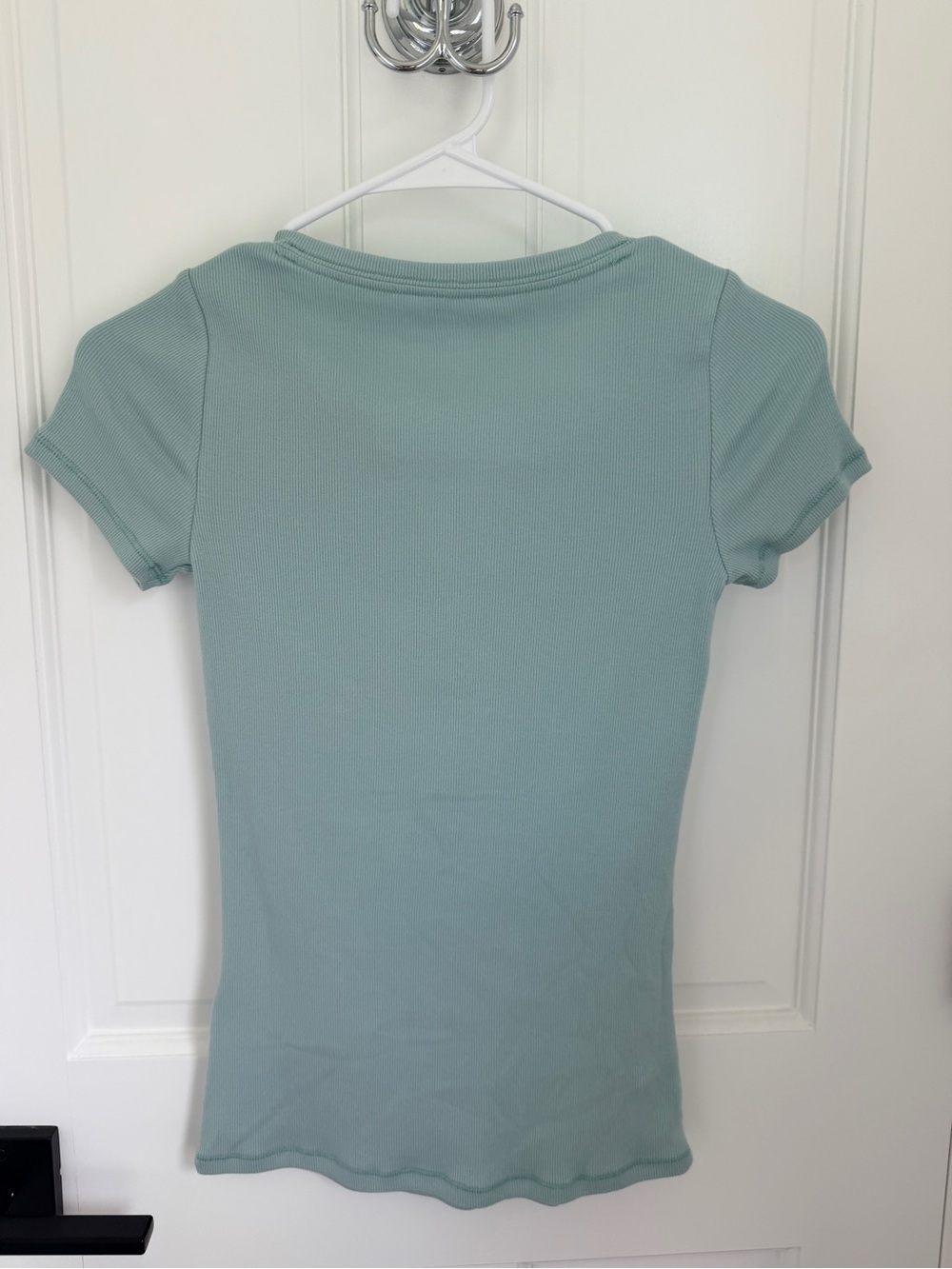 XS Hollister Short Sleeve Henley Top in Light Sage Blue-Green - Picture 3 of 3
